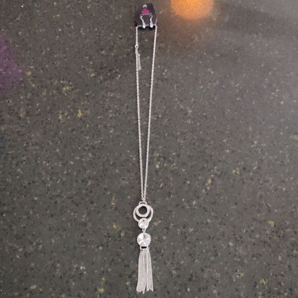 paparazzi Jewelry - NWT Paparazzi necklace/earrings